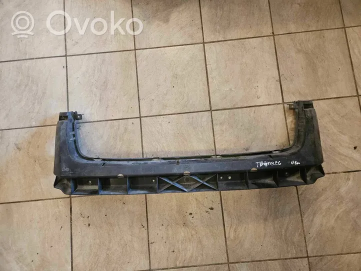 Volkswagen Touareg I Radiateur panneau supérieur d'admission d'air 716807699B