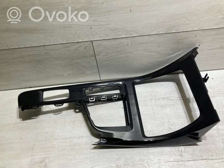 BMW X2 F39 Ātrumu pārslēgšanas sviras dekoratīvā apdare (plastmasas) 9292547