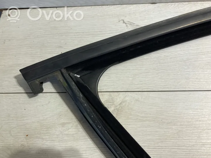 Mercedes-Benz E W212 Front door glass trim molding A2127250225