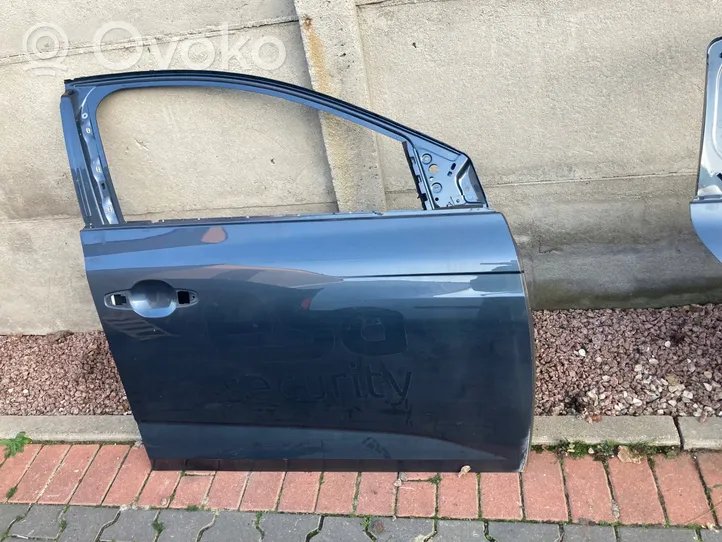 Renault Megane IV Drzwi przednie 8201188r