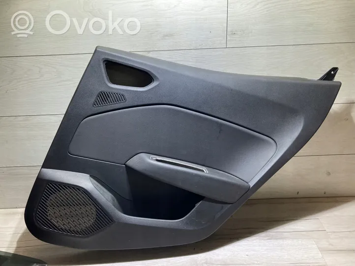 Renault Clio V Takaoven verhoilu 829A04384R