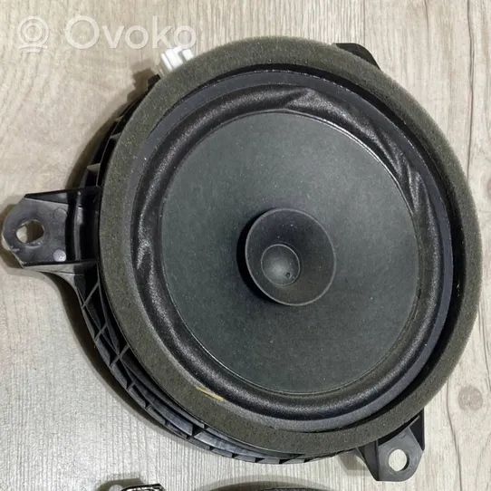 Toyota Hilux VIII Haut-parleur de porte avant 86160-0k300