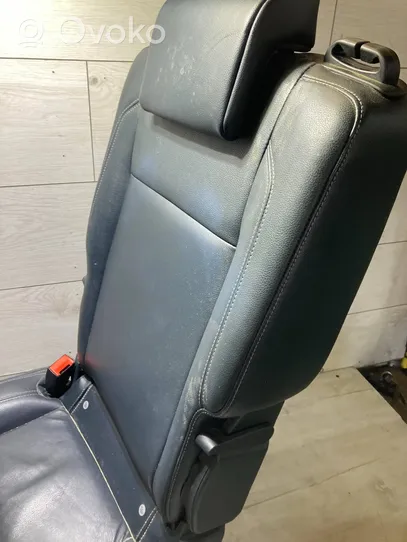 Ford C-MAX II Rear seat 