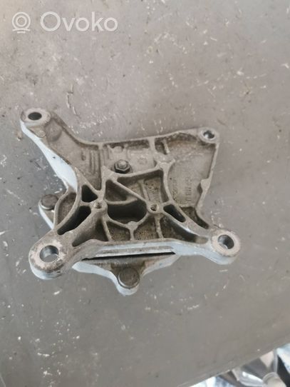 Audi A4 S4 B9 Pagalvė pavarų dėžės 8W0399118D