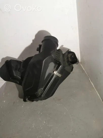 BMW 4 G22 G23 G24 G26 Boîtier de filtre à air 8598277