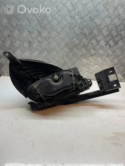 Ford Puma Lampa przednia 0301155601