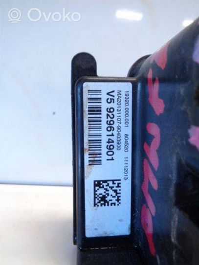 BMW 1 F20 F21 Fusibile relè della batteria 929614901