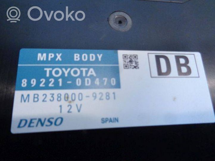 Toyota Yaris Boîte à fusibles 89221-0D470