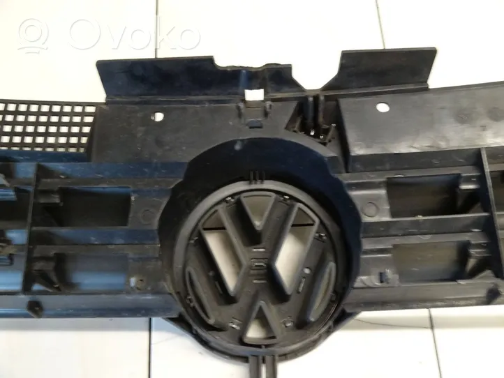 Volkswagen Golf IV Grille de calandre avant 1J0853655G