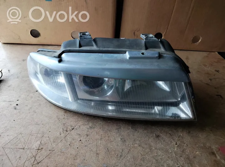 Audi A4 S4 B5 8D Lampa przednia 8D0941004AK