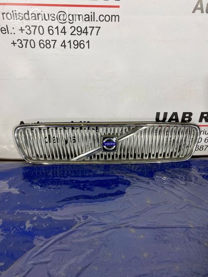 Volvo V50 Front bumper upper radiator grill 08678680