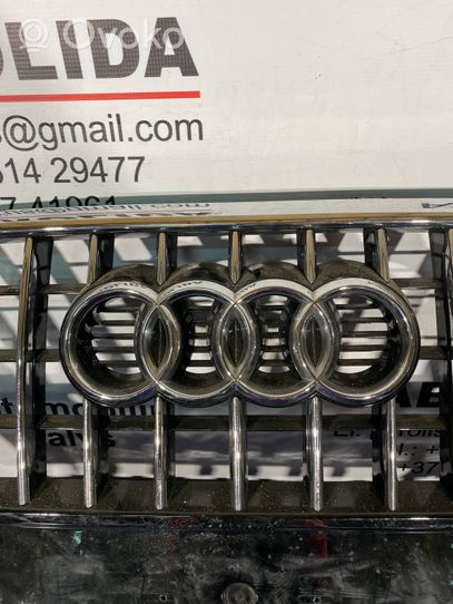 Audi Q3 8U Grille calandre supérieure de pare-chocs avant 8U0853653A