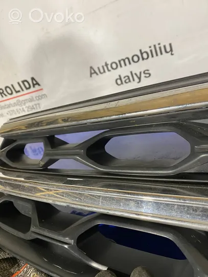 Volkswagen T-Roc Maskownica / Grill / Atrapa górna chłodnicy 2GA853651