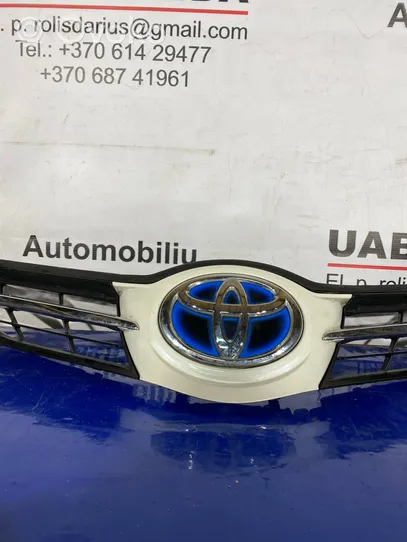 Toyota Auris E180 Etupuskurin ylempi jäähdytinsäleikkö 5311402260