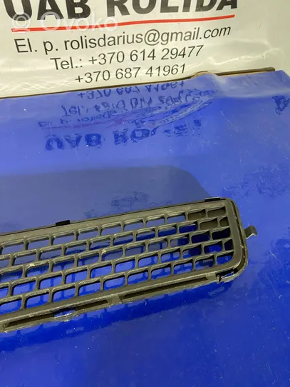 Volvo V70 Grille inférieure de pare-chocs avant 30763113