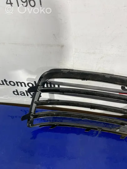 Audi Q3 8U Grille inférieure de pare-chocs avant 8U0807681K