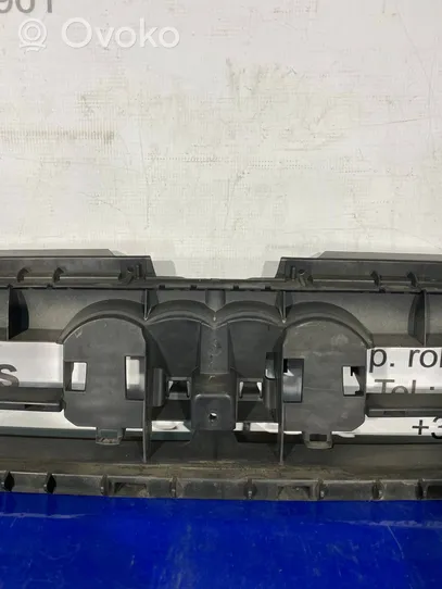 Audi A4 S4 B8 8K Griglia superiore del radiatore paraurti anteriore 8K0807233G