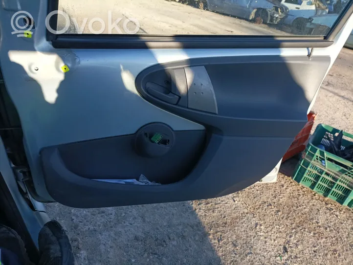 Toyota Aygo AB10 Boczki / Poszycie drzwi przednich 676100H020B0