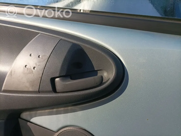 Toyota Aygo AB10 Klamka wewnętrzna drzwi przednich 692060D060B2
