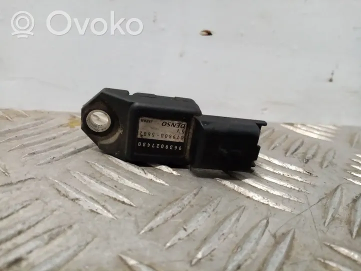 Ford Focus Oil pressure sensor 9639027480