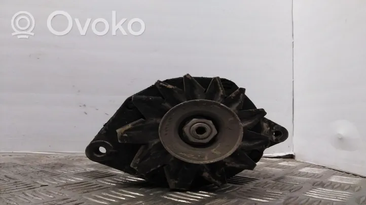 Renault Clio I Generatore/alternatore 