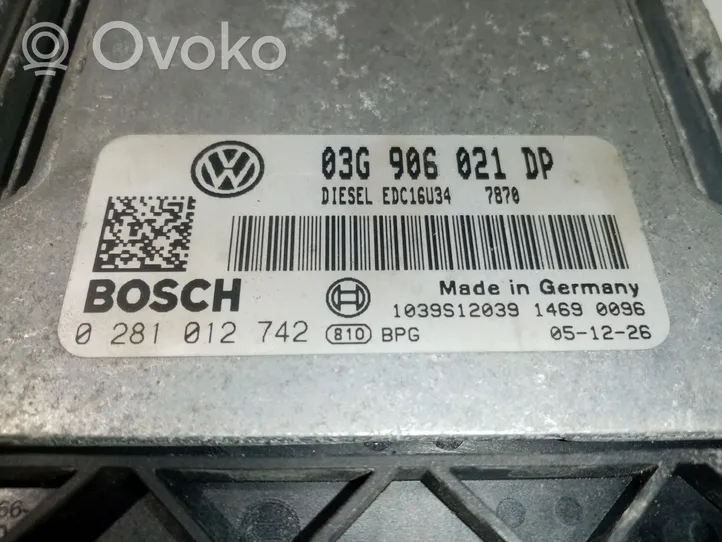 Volkswagen Passat Alltrack Moottorin ohjainlaite/moduuli 03G906021DP
