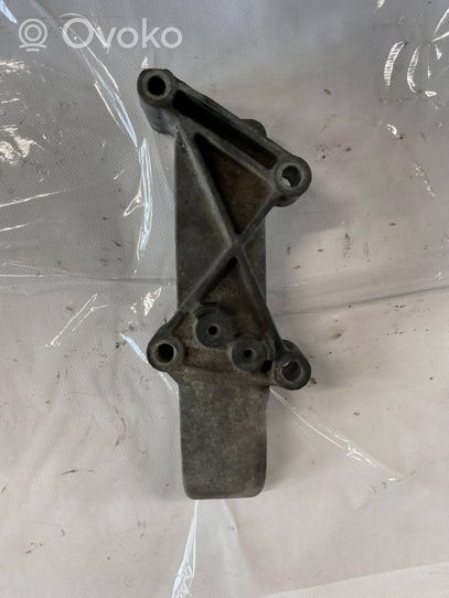 Renault Master II Engine mounting bracket 