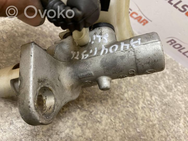 Audi A4 S4 B6 8E 8H Główny cylinder hamulca 8E0611301E