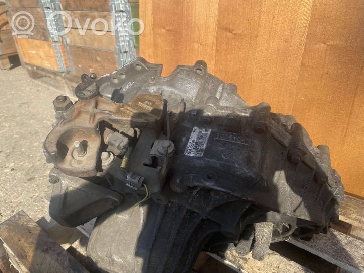 Volvo V70 Mechaninė 6 pavarų dėžė 30751041