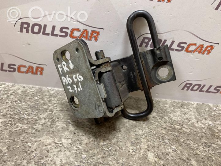 Audi A6 S6 C6 4F Cerniera inferiore della portiera anteriore 8E0831412B