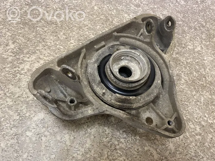 Audi A4 S4 B6 8E 8H Supporto di montaggio della molla elicoidale 8E0412383