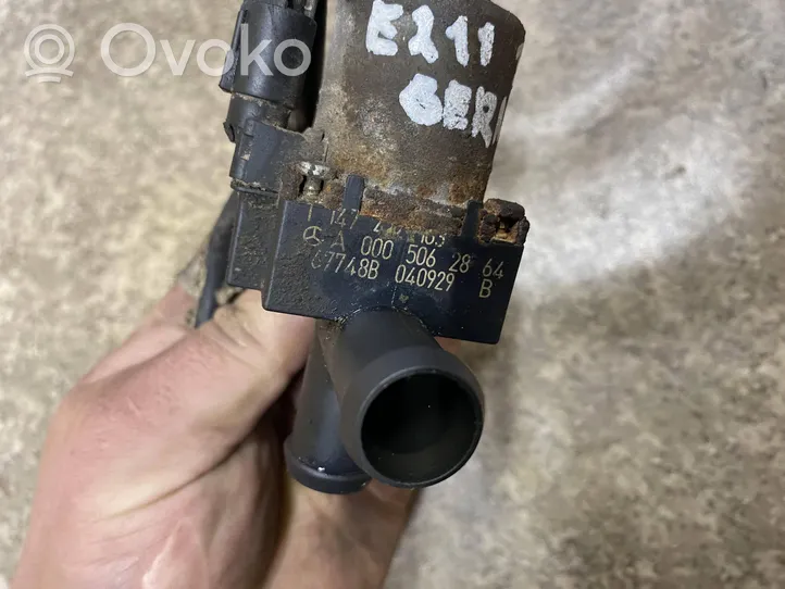 Mercedes-Benz E W211 Pompe de circulation d'eau, chauffage auxiliaire Webasto A0005062864