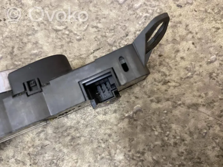 Mercedes-Benz E W211 Wing mirror switch 2118215779