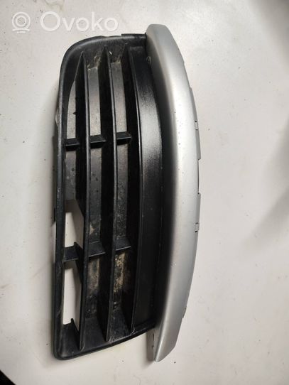 Volkswagen Jetta V Front fog light trim/grill 1K0853666J