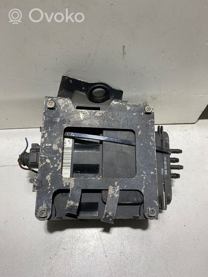 Volkswagen Golf V Central locking vacuum pump 1K0906279B