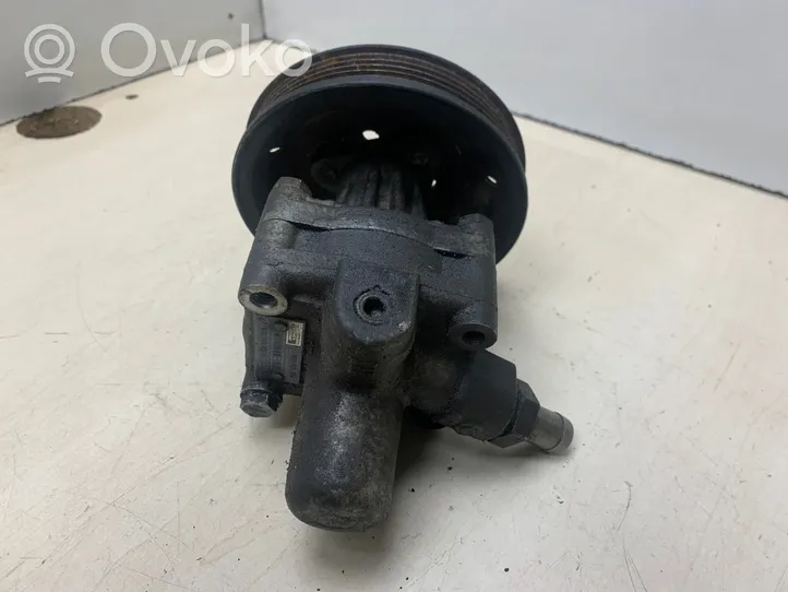 Audi A4 S4 B5 8D Ohjaustehostimen pumppu 8D0145155L