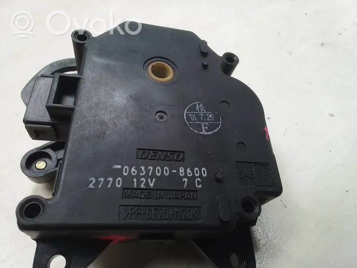 Toyota Avensis Verso Moteur / actionneur de volet de climatisation 0637008600