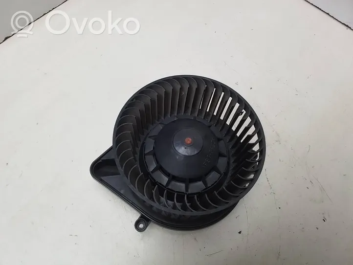 Audi A4 S4 B6 8E 8H Mazā radiatora ventilators 01305508100