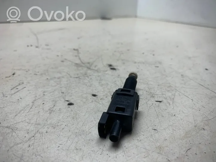 Volkswagen PASSAT B5.5 Brake pedal sensor switch 811907