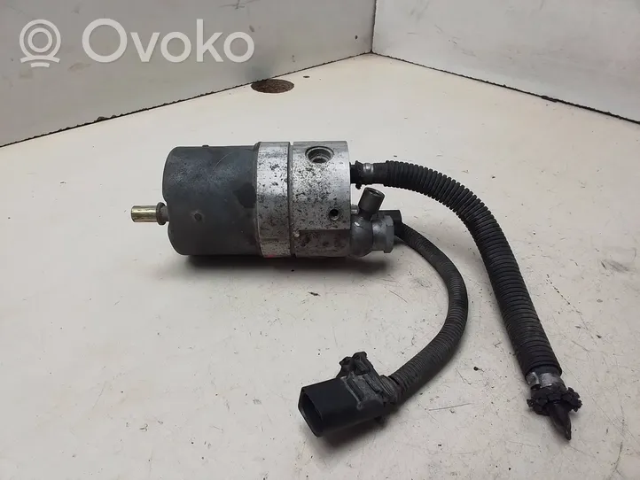 Volkswagen PASSAT B5.5 Vacuum pump 8E0614175D