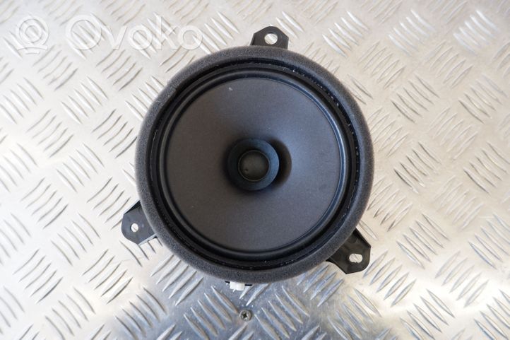 Toyota Yaris Cross Enceinte de porte arrière 8616002B80