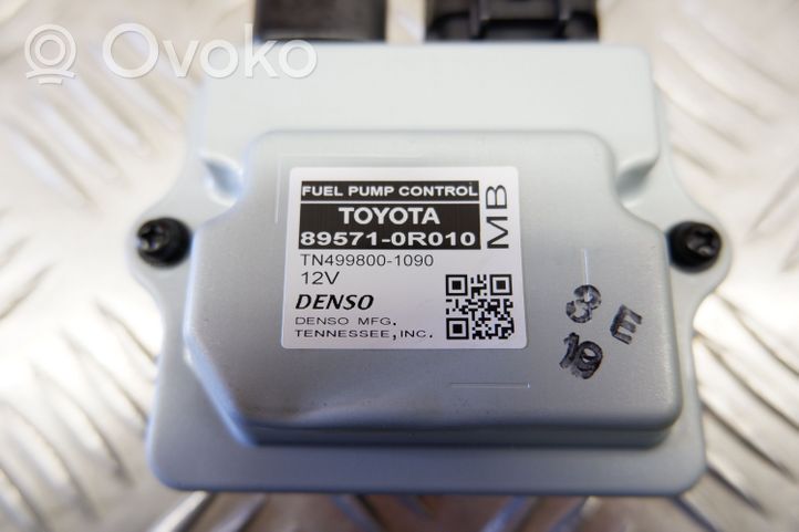 Toyota Highlander XU70 Unidad de control/módulo de la bomba de inyección de combustible 895710R010