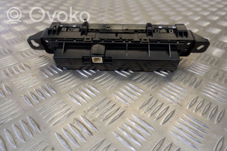 Toyota Prius (XW50) Ilmastoinnin ohjainlaite 5590047231