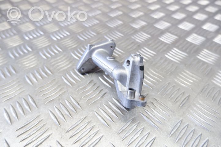 Toyota Yaris XP210 EGR-linjan letku 2562415010