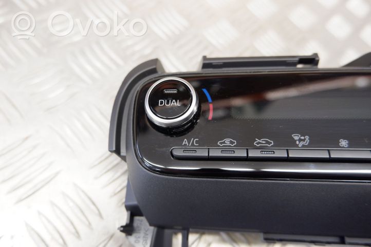Toyota Yaris XP210 Oro kondicionieriaus/ klimato/ pečiuko valdymo blokas (salone) 55900K0080