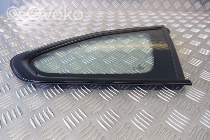 BMW X1 F48 F49 Fenêtre latérale avant / vitre triangulaire 7406870