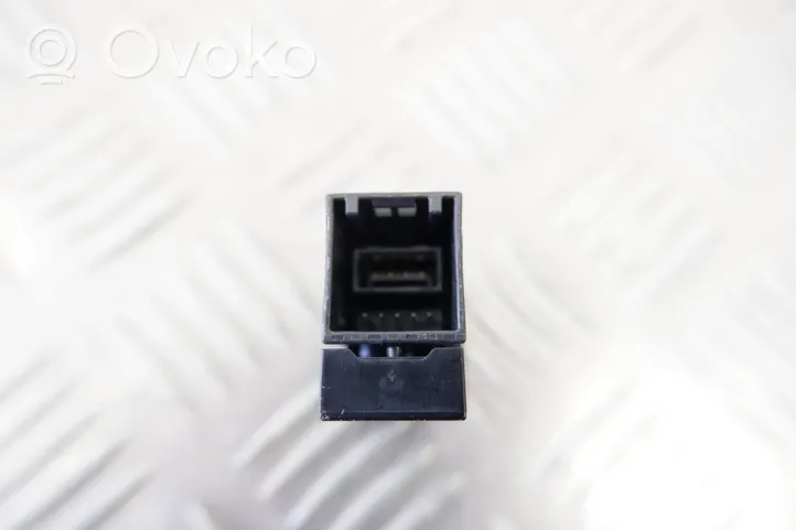 Toyota C-HR AUX in-socket connector 86190F4010