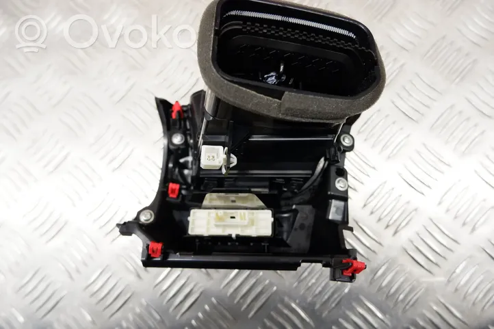 Lexus UX Šoninės oro grotelės 5565076070