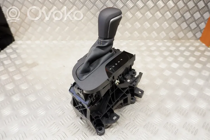 Toyota Yaris Cross Palanca/selector de cambios (interno) 33560F4060