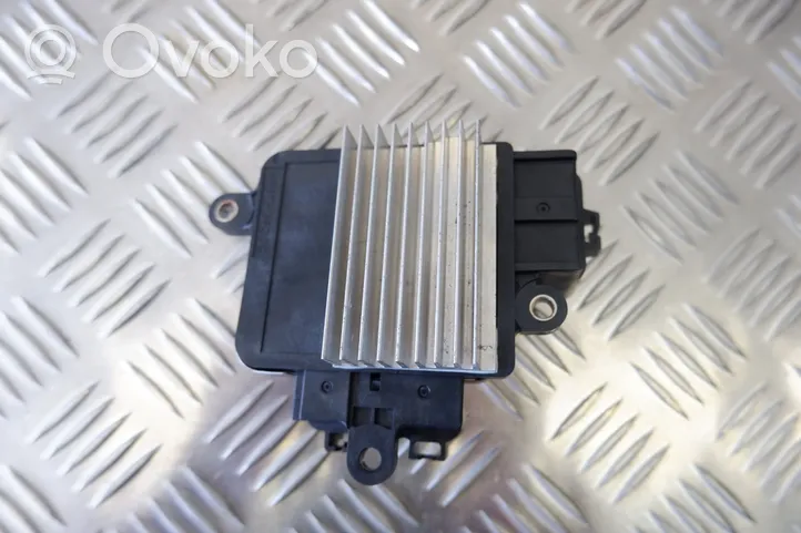 Lexus RX 330 - 350 - 400H Module de commande de ventilateur 8925730070